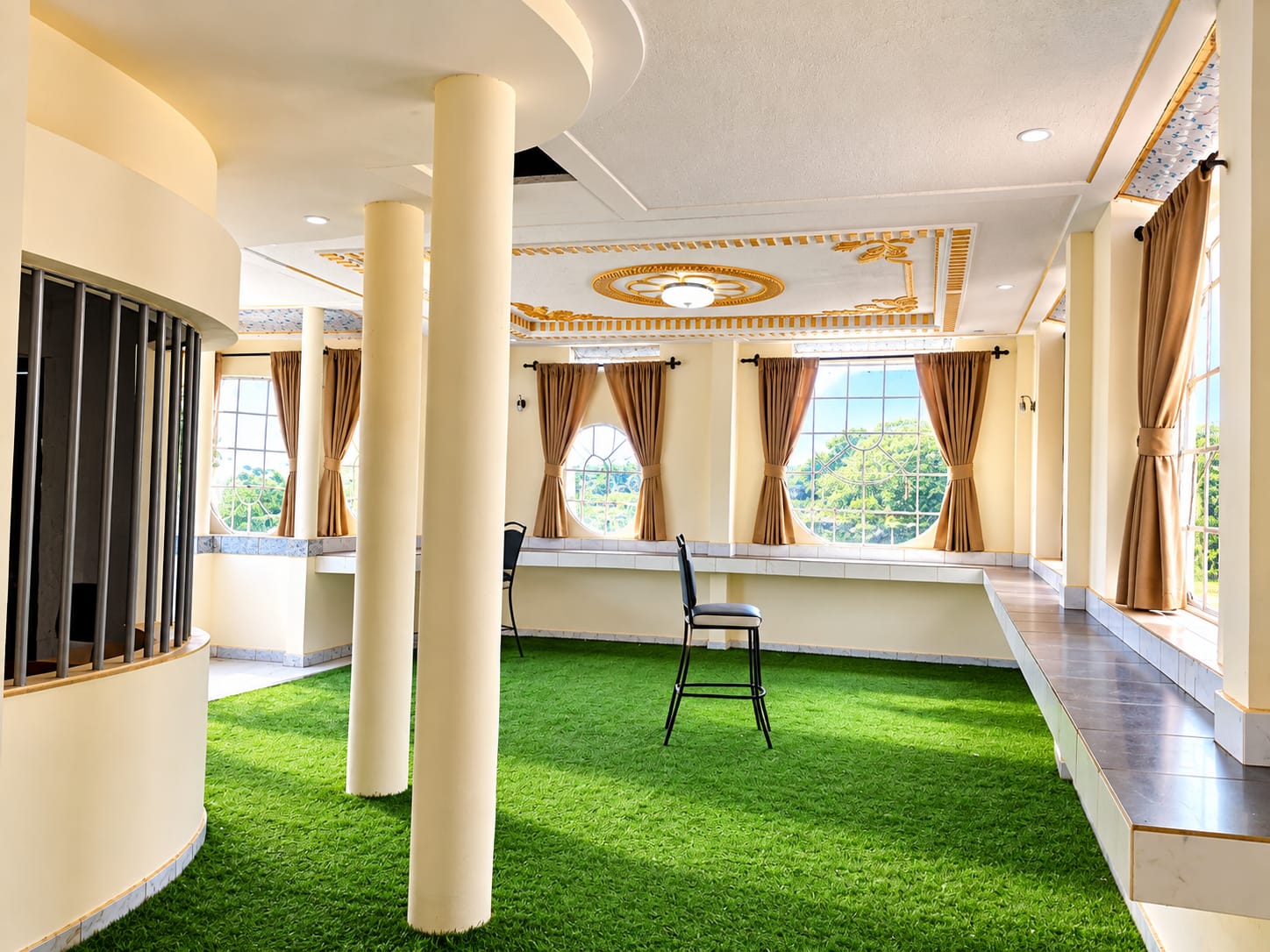 RESORT & Accommodation scenic rooftop terrace and lounge