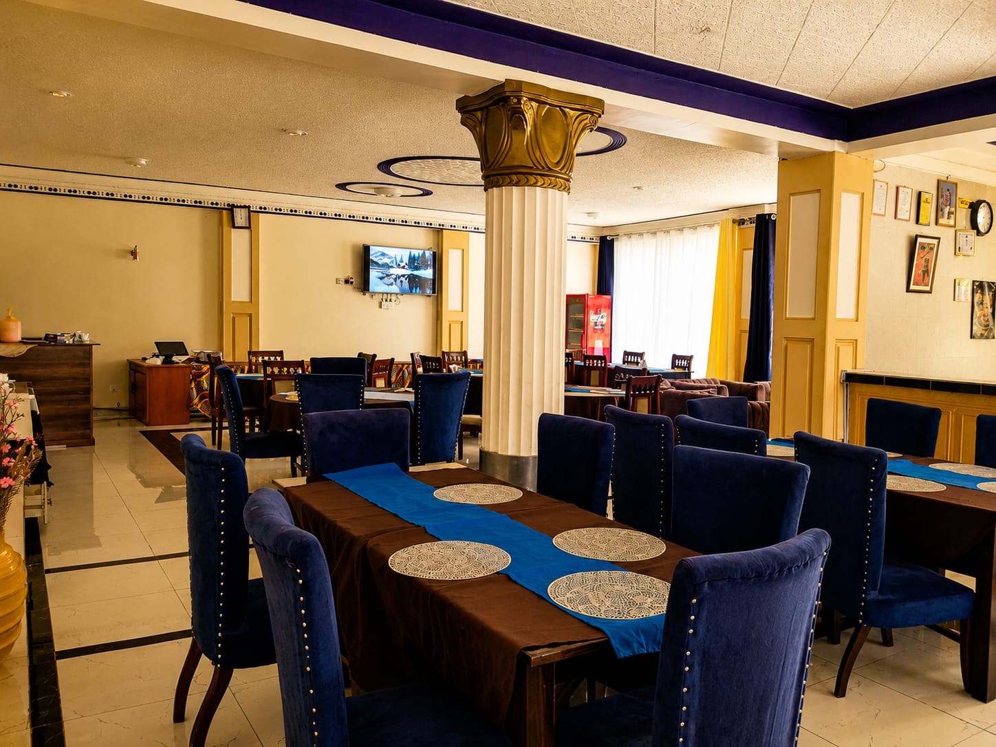 RESORT & Accommodation dining area